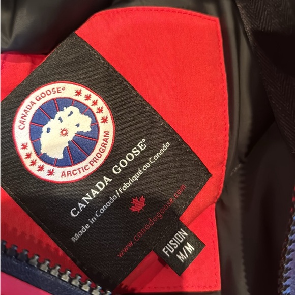 Canada Goose - Kensington Jacket - Picture 2 of 8